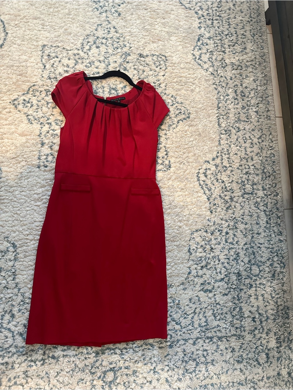 ANTONIO MELANI Red Pleated-Neck Cap-Sleeve Sheath Dress with Pocket Flaps